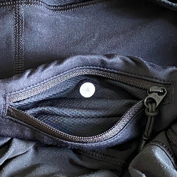 LULULEMON Skort | Size 4 - Picture 9 of 10